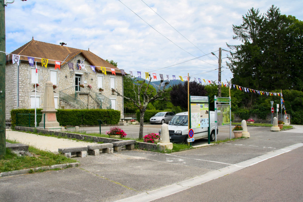 Marnoz, décoré pour le Tour de France 2023