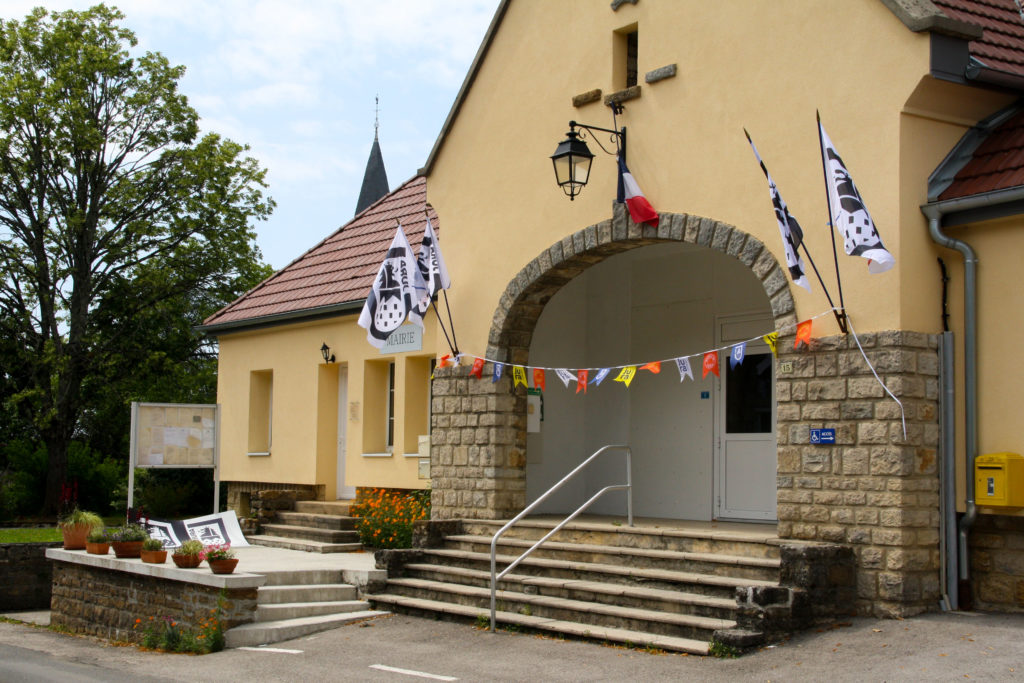 Mesnay, décoré pour le Tour de France 2023