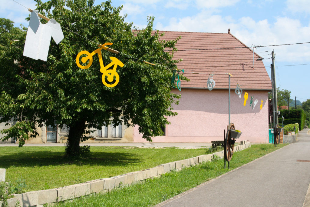 Tourmont, décoré pour le Tour de France 2023